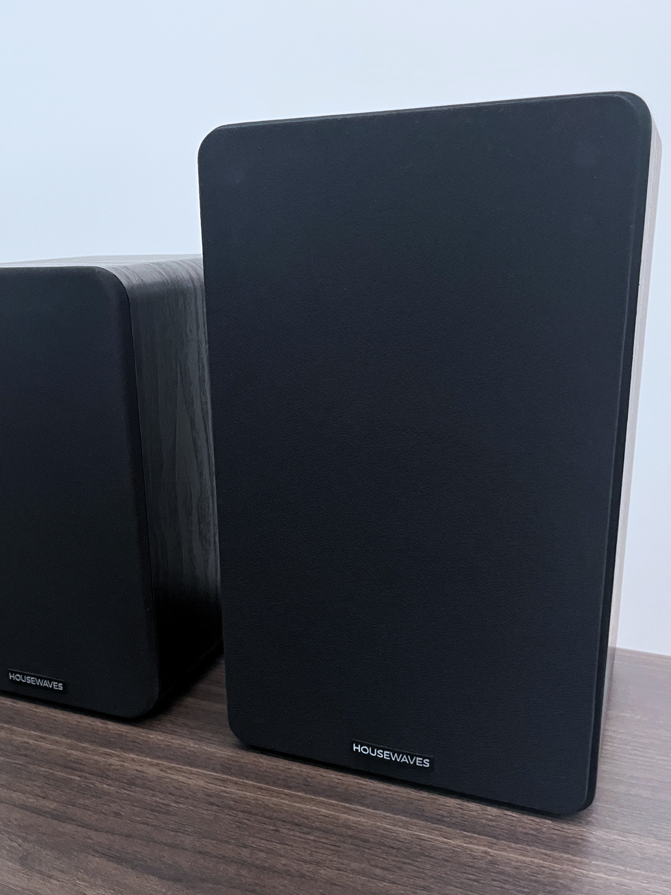 HouseWaves-Astound-2S front angle — dual driver bookshelf speaker with 6 inch woofer and active DSP crossover