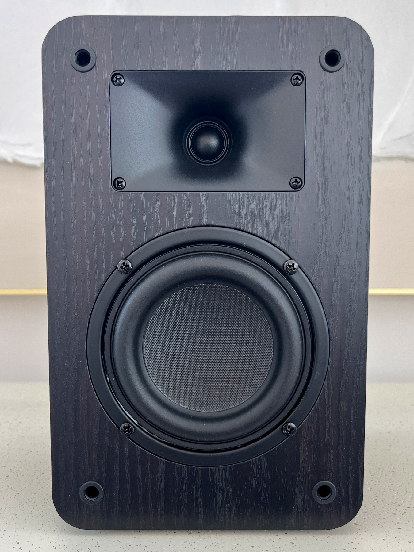 HouseWaves Three drivers — 4-inch woofer and silk horn tweeter exposed